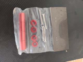 Kit espaciadores capo aluminio rojo