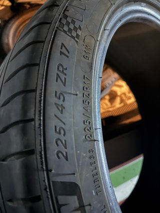 225/45 R17 91Y Michelin pilot sport 4