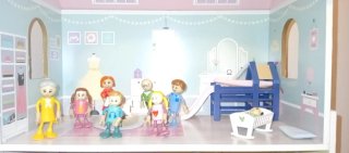 Casita de muñecas con accesorios