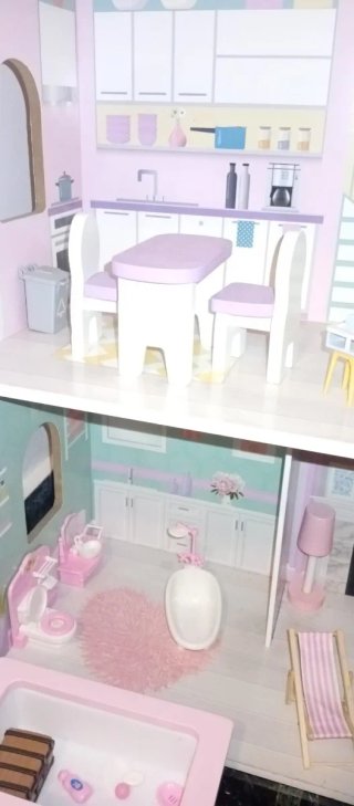 Casita de muñecas con accesorios
