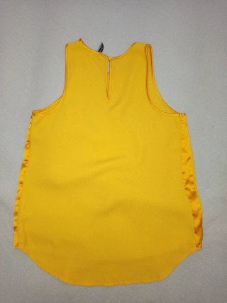 Blusa Stradivarius mostaza