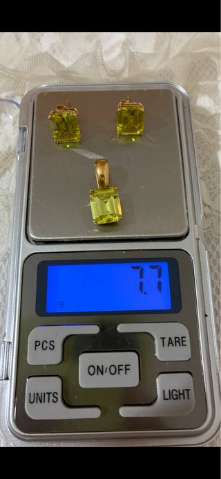 Conjunto Oro 18K Colgante y Pendientes