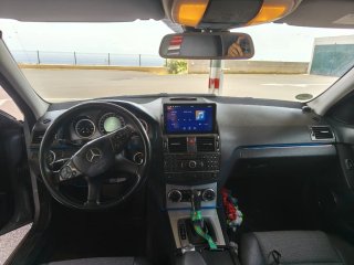 Mercedes-Benz 200 2010