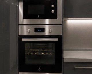 Cocina gris, cocina moderna, muebles de cocina