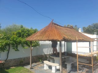 Se hacen y se reparan sombrillas y pérgolas varios