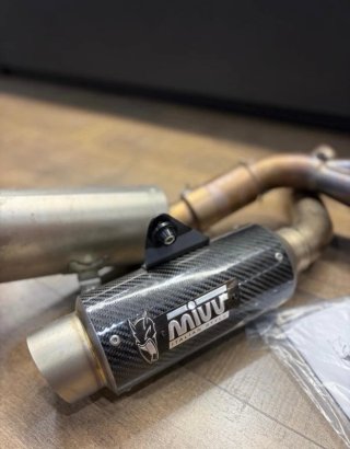 Escape Mivv GP pro carbon Yamaha MT-09