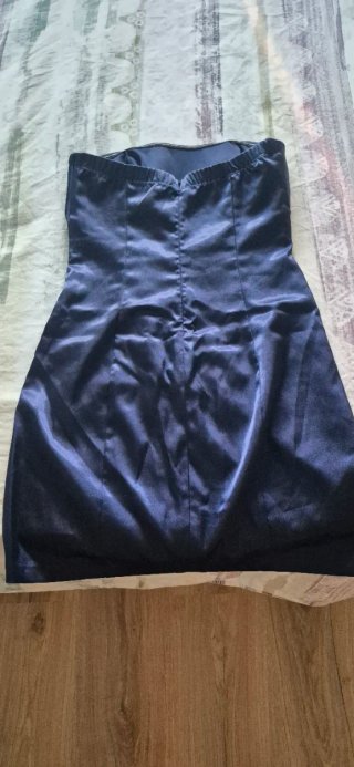 Vestido azul de fiesta con pedrería