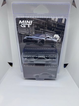 Mini GT Nissan Skyline GT-R R33 Gris
