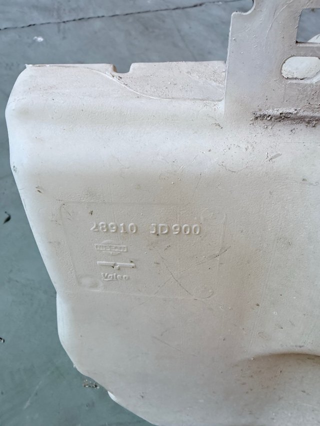 Depósito limpiaparabrisas Nissan Qashqai J10