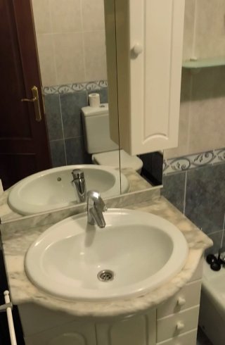 Mueble de baño con espejo
