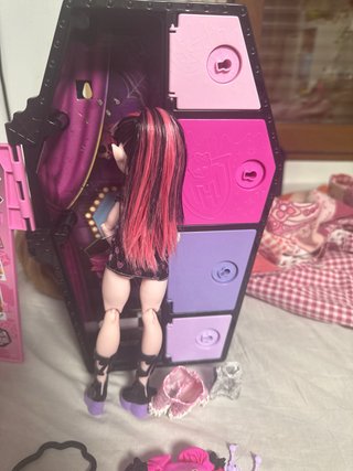 Muñeca Monster High Draculaura con Armario