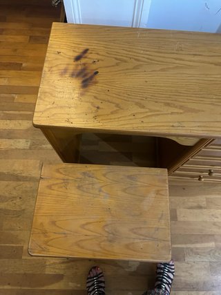 Escritorio y mesita de noche madera