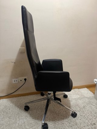 Silla de oficina INCLASS Piel Negra Diseño
