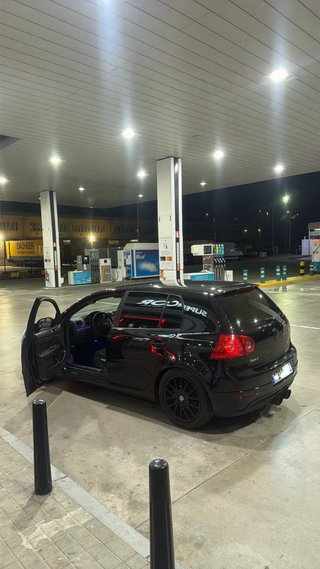 Volkswagen Golf 2004