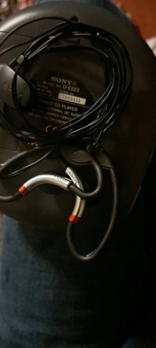Walkman Sony D-E223 CD Player + Auriculares Origin