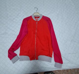 Chaqueta bomber color block