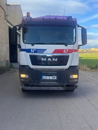 Man hormigonera
