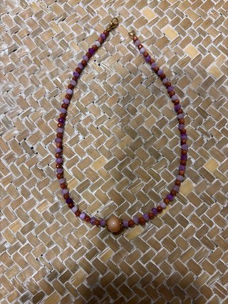 Collar piedras minerales morado y dorado