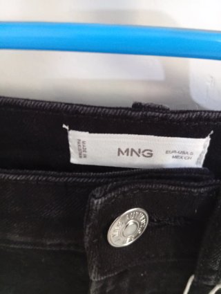 Pantalón corto Mango negro talla S