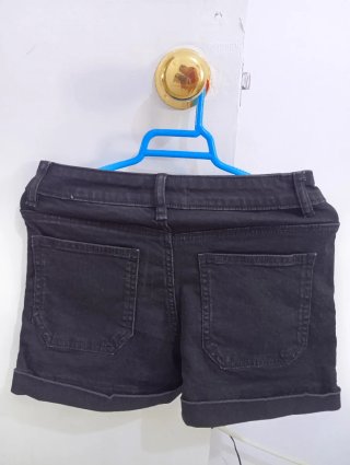 Pantalón corto Mango negro talla S