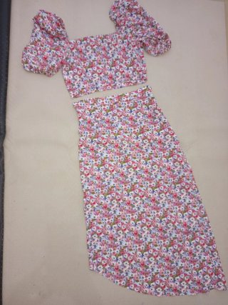 Conjunto top y falda floral