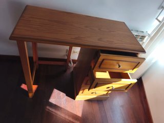 Escritorio de madera