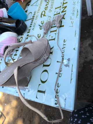 Sandalias negras YUU JOU