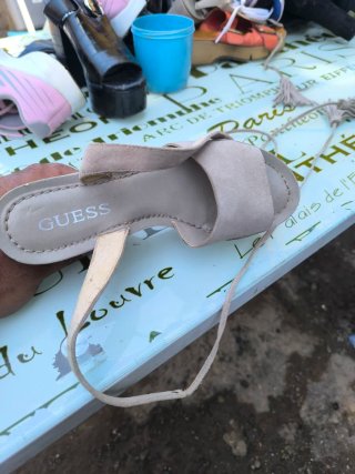 Sandalias negras YUU JOU