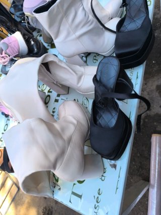 Sandalias negras YUU JOU