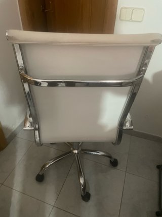 Silla de escritorio blanca