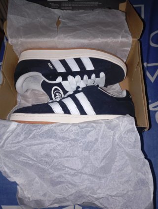 Zapatillas Adidas Negras y Blancas