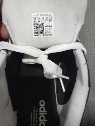 Zapatillas Adidas Negras y Blancas