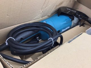 radial makita ga9020r