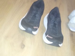 Zapatillas Puma Negras y Blancas