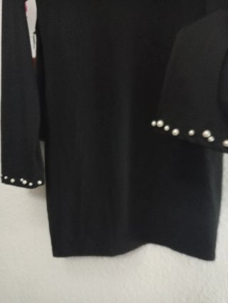 Vestido negro Zara con perlas