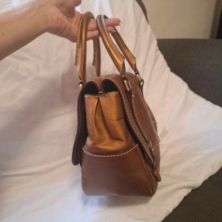 Bolso Carolina Herrera dorado