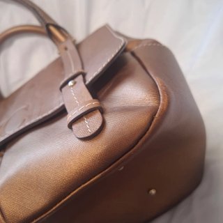 Bolso Carolina Herrera dorado
