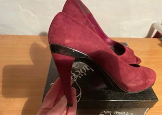 Zapatos de tacón rojos/rosas talla 38