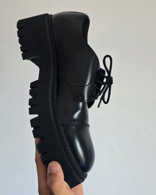 Balenciaga Derby Tractor Pelle Nera 42