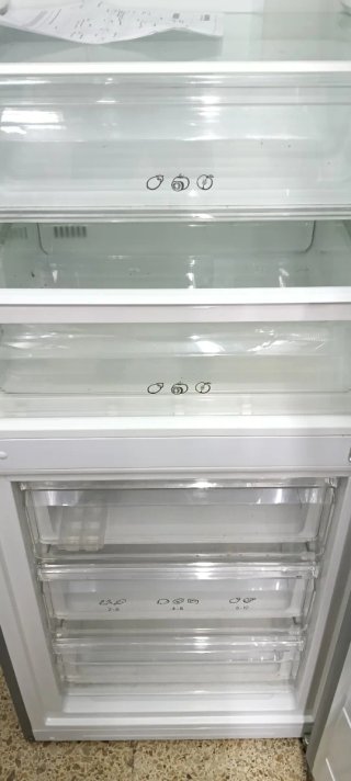NEVERA COMBI CANDY NO FROST ENERGÍA A+