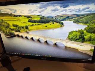 Ordenador Sobremesa Blanco RGB, incluye monitor 22