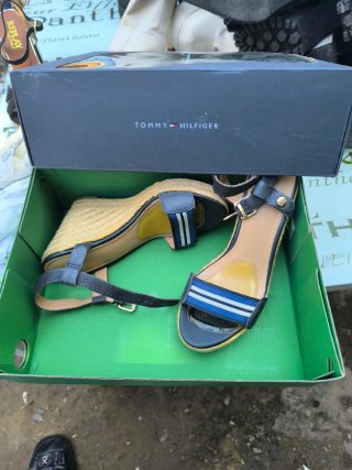 Sandalias cuña azul y negro