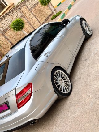 Mercedes C280 v6