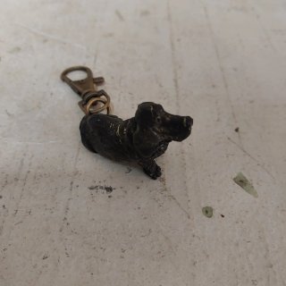 Llavero perro bronce Basset Hound