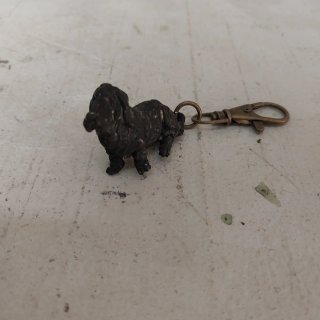 Llavero perro bronce Basset Hound