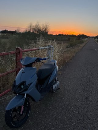 Yamaha Jog R gris