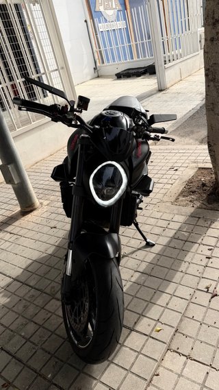 Ducati Monster 937 Negra