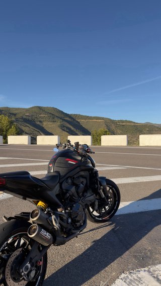 Ducati Monster 937 Negra