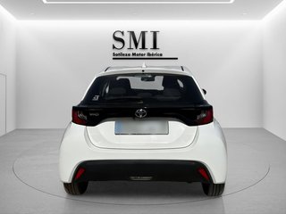 Toyota Yaris 1.0 70 Business 51 kW (69 CV)