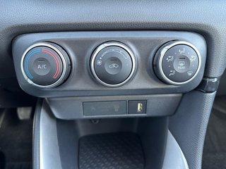 Toyota Yaris 1.0 70 Business 51 kW (69 CV)